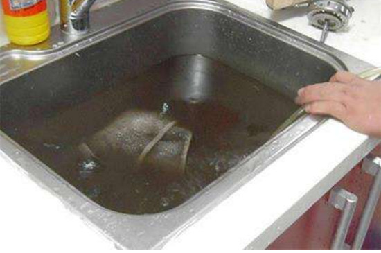 厨房下水道弯道堵了如何办