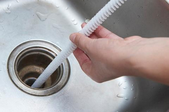 厨房下水道弯道堵了如何办