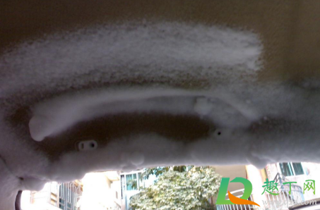 汽车顶棚霉点用什么可以洗掉 车顶长霉了怎么办