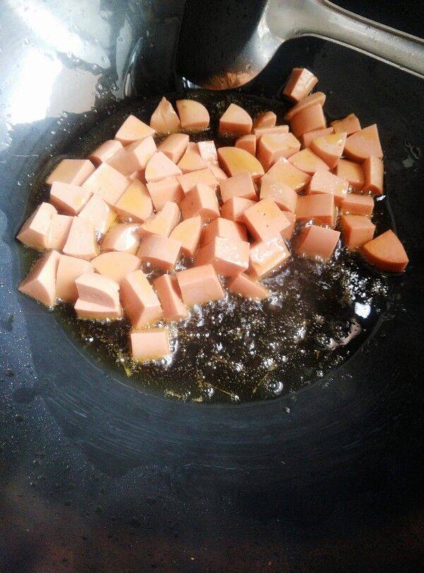 「已解决」火腿肠怎么炒好吃