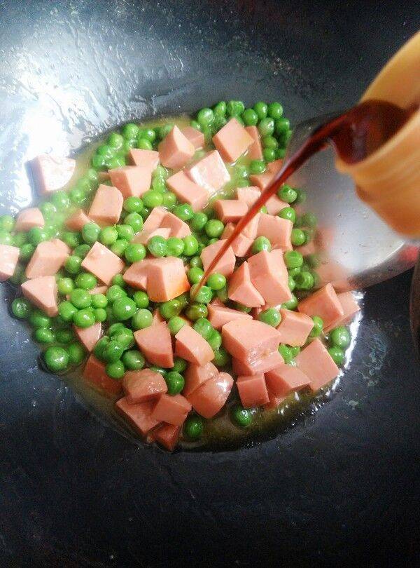 「已解决」火腿肠怎么炒好吃