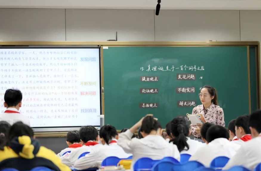 窗外的小豆豆读后感（窗边的小豆豆读后感30字左右）